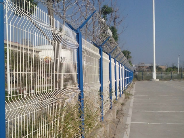 三角折弯护栏网 三角折弯护栏网